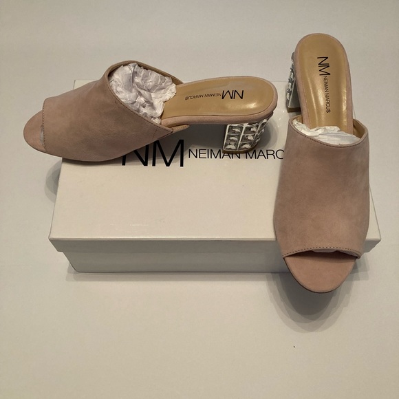 Neiman Marcus Slides - Picture 6 of 8